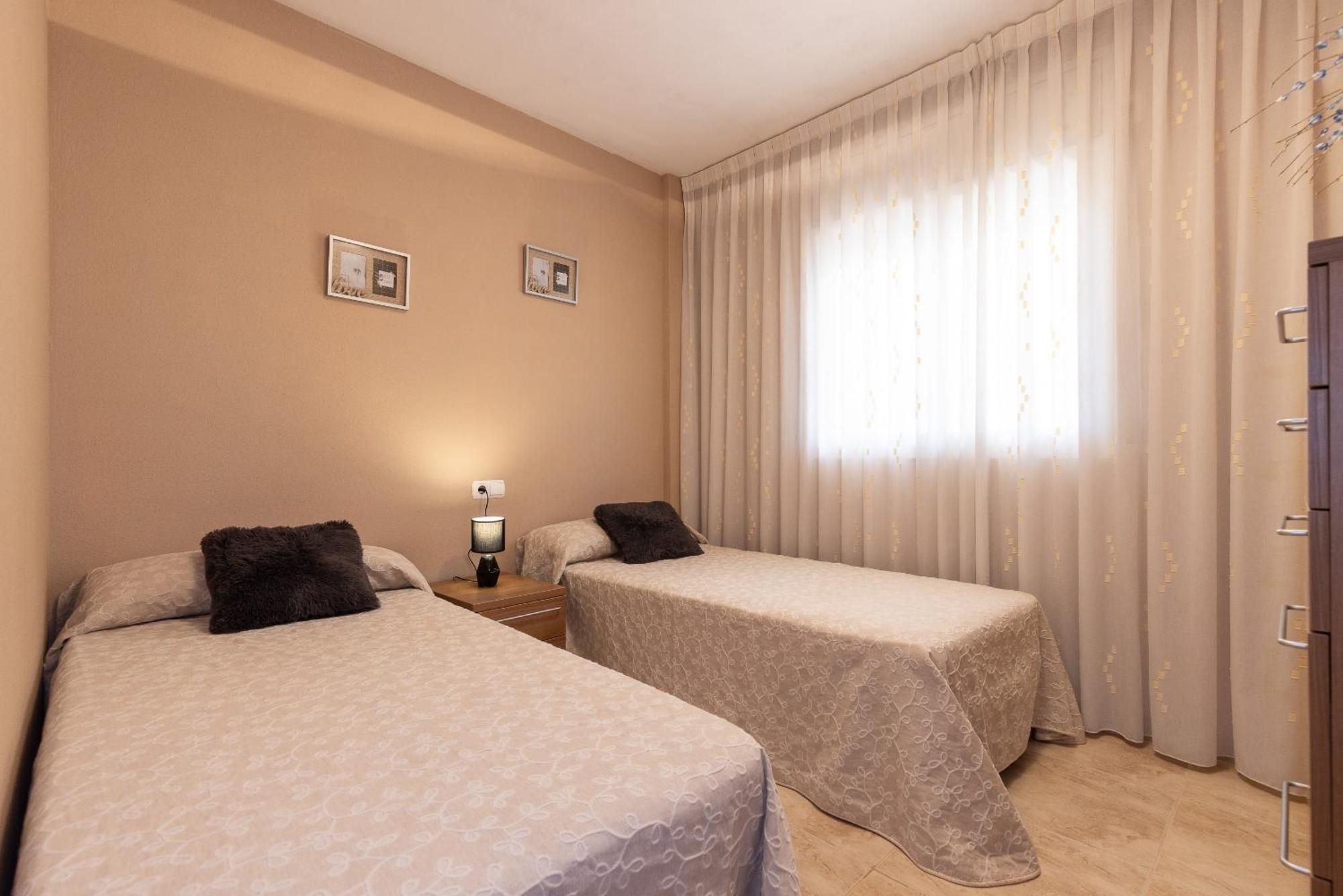 Uhc Golden Pineda Apartments La Pineda Bagian luar foto