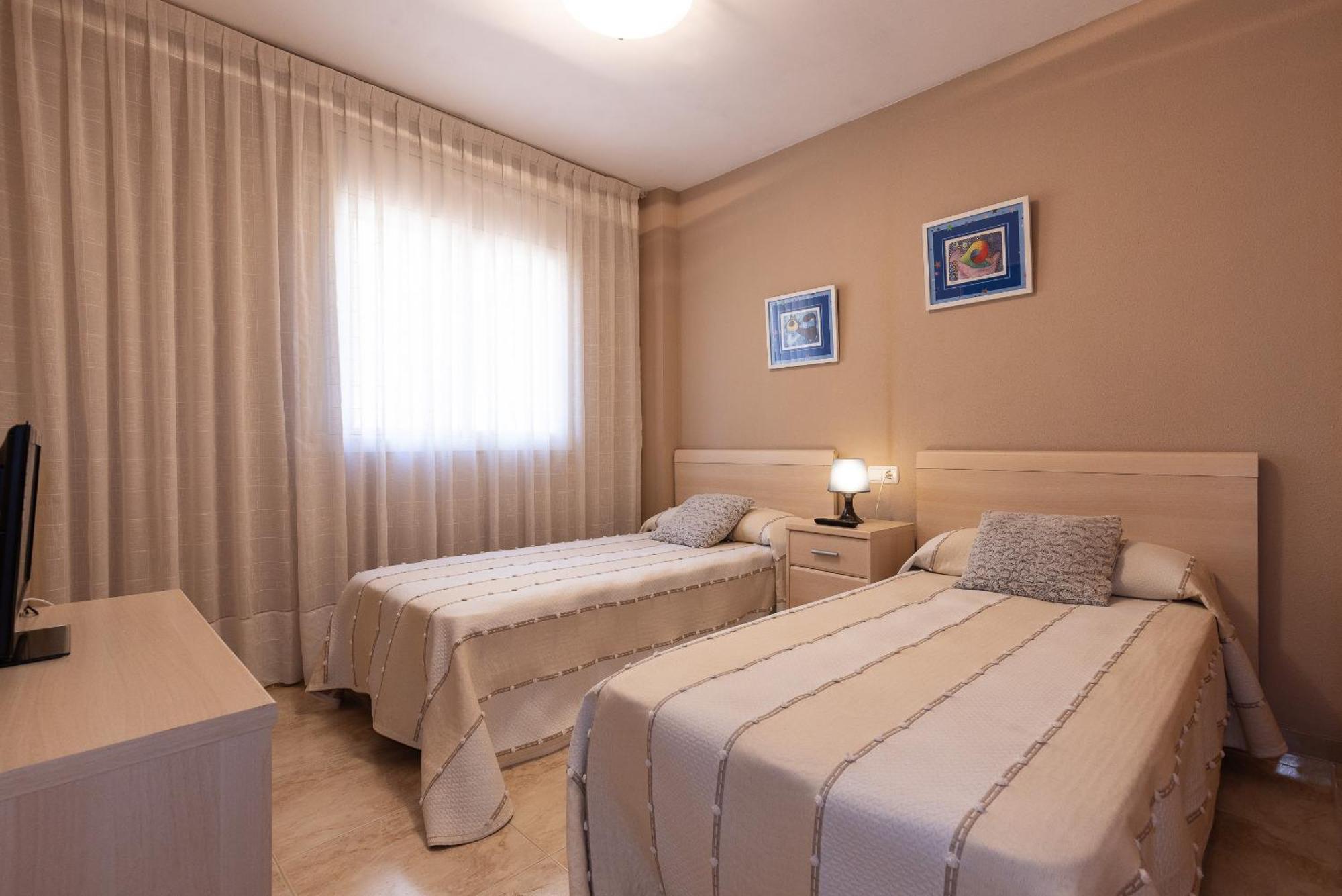 Uhc Golden Pineda Apartments La Pineda Bagian luar foto