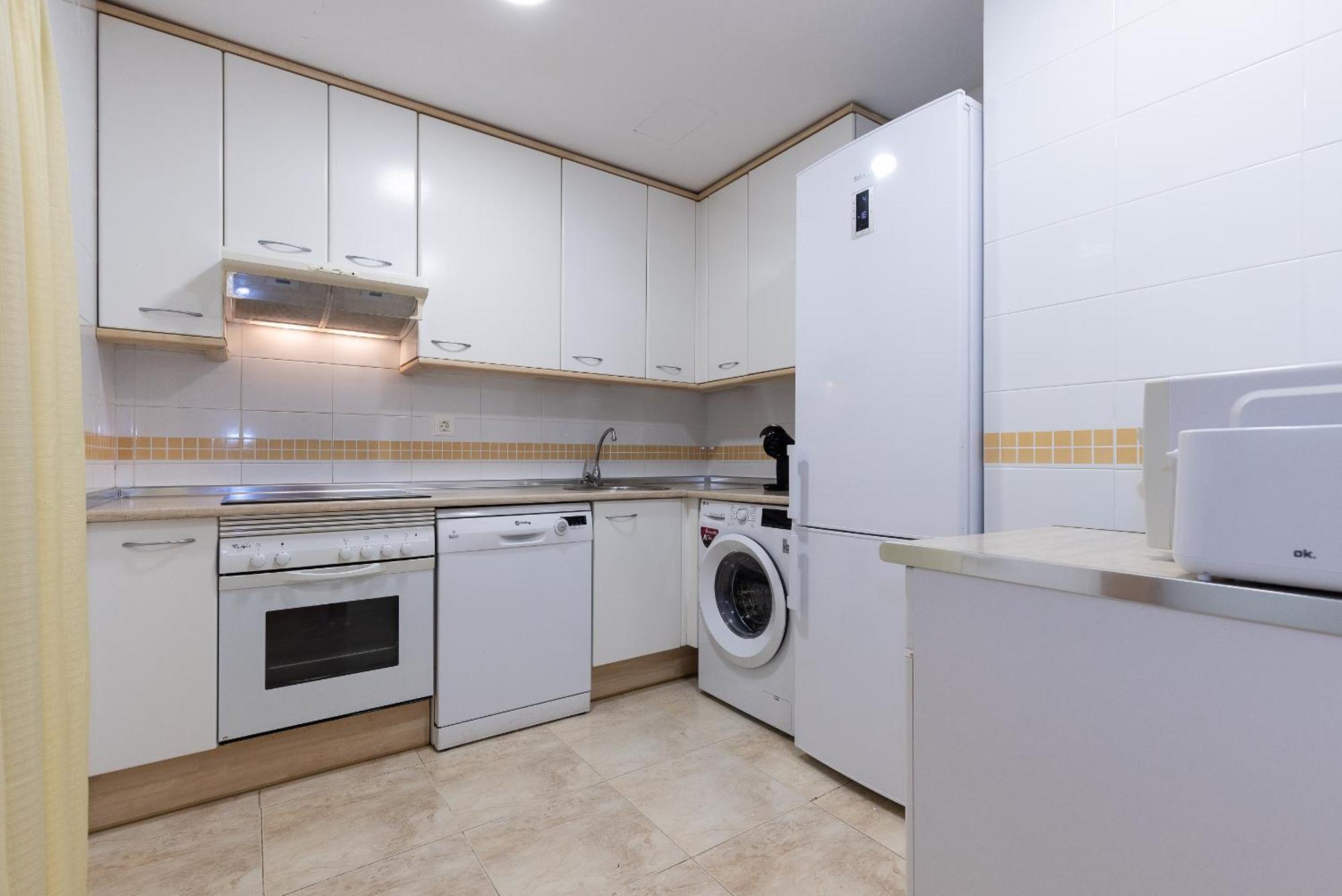 Uhc Golden Pineda Apartments La Pineda Bagian luar foto