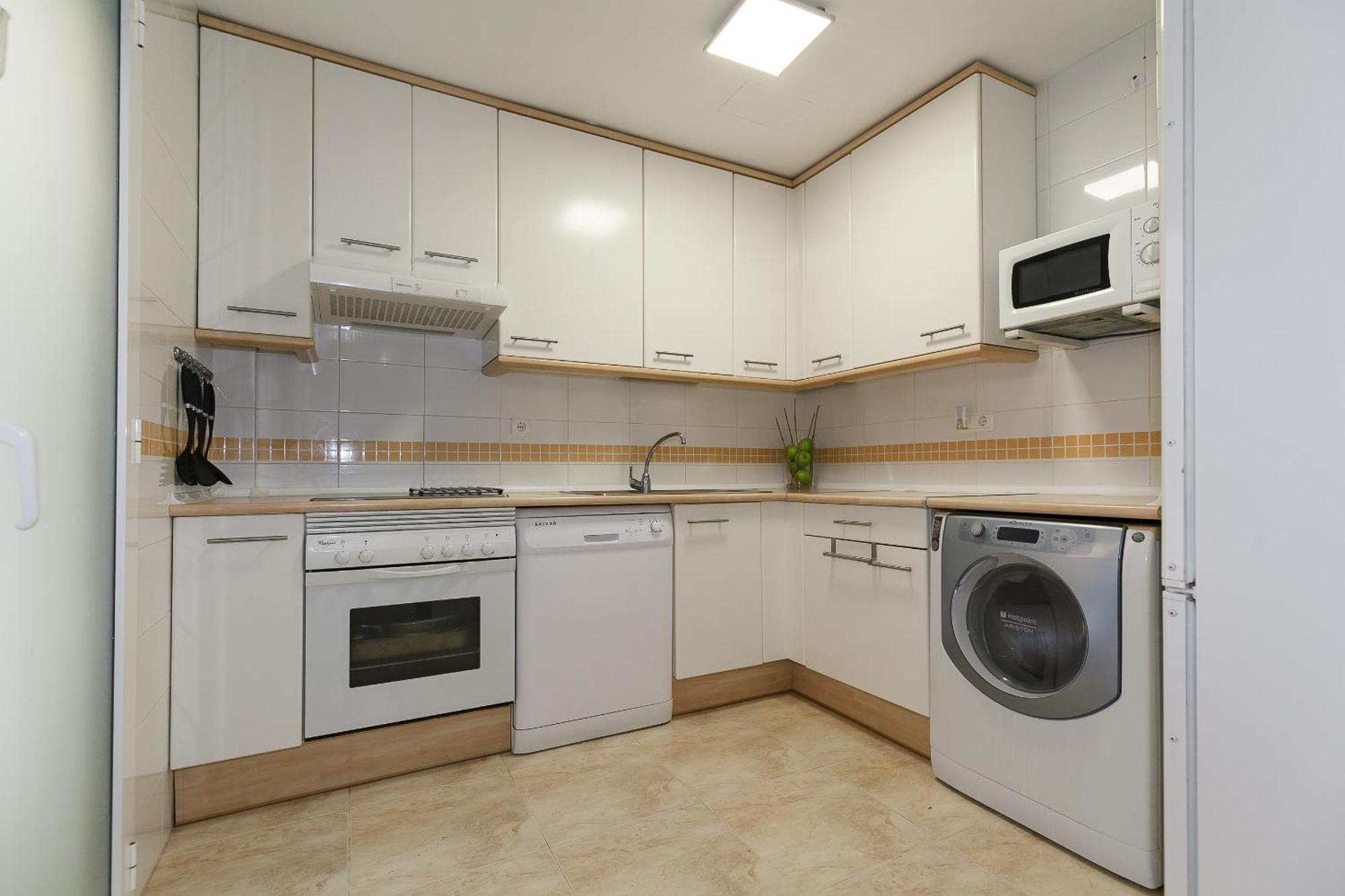 Uhc Golden Pineda Apartments La Pineda Bagian luar foto
