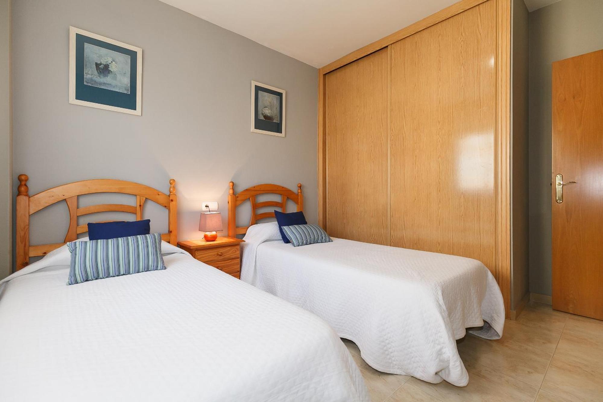 Uhc Golden Pineda Apartments La Pineda Ruang foto