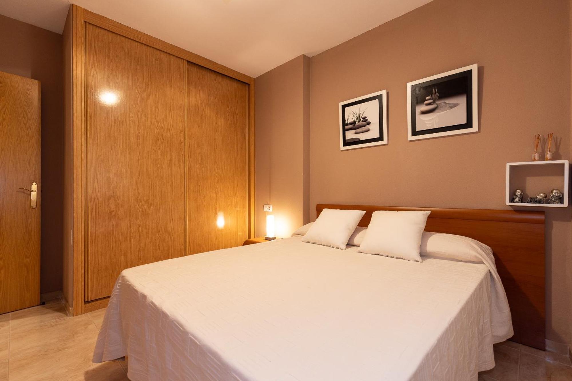 Uhc Golden Pineda Apartments La Pineda Ruang foto