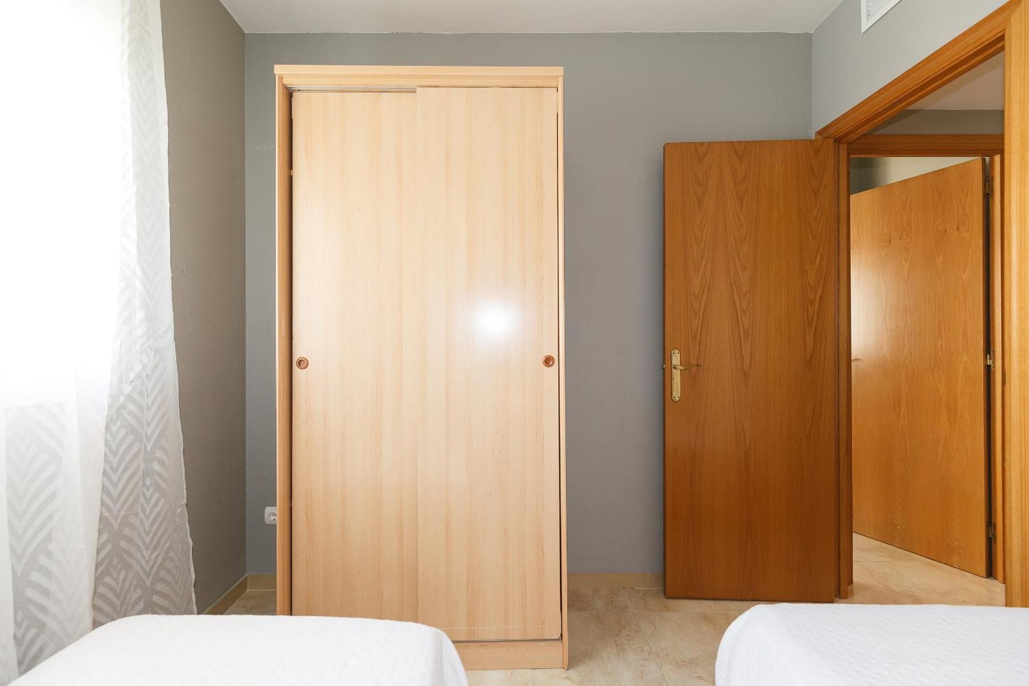 Uhc Golden Pineda Apartments La Pineda Ruang foto