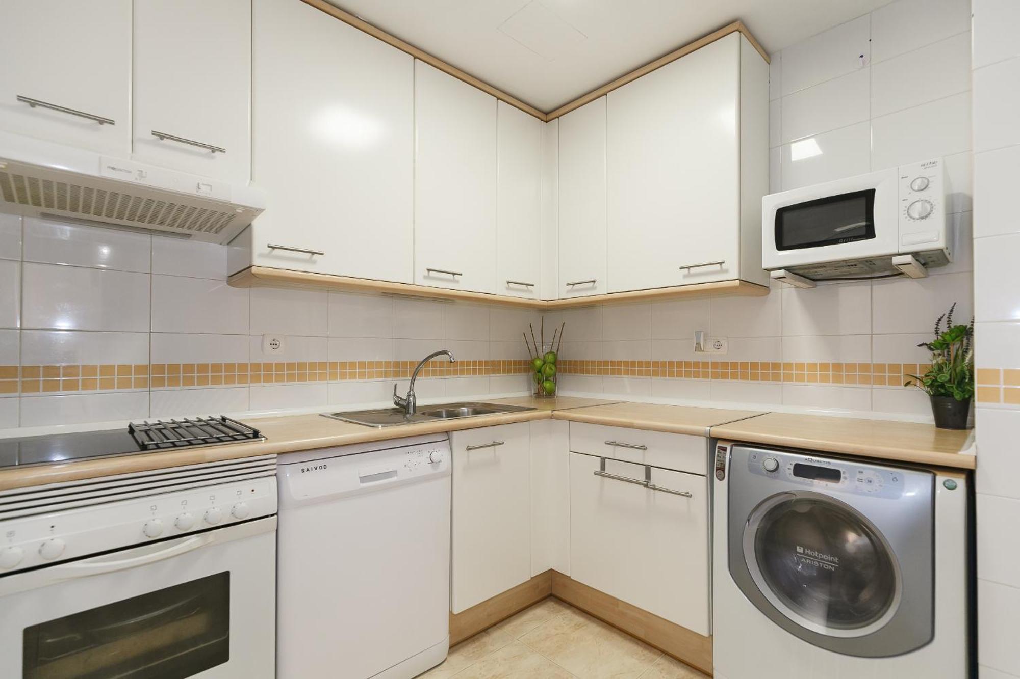Uhc Golden Pineda Apartments La Pineda Ruang foto