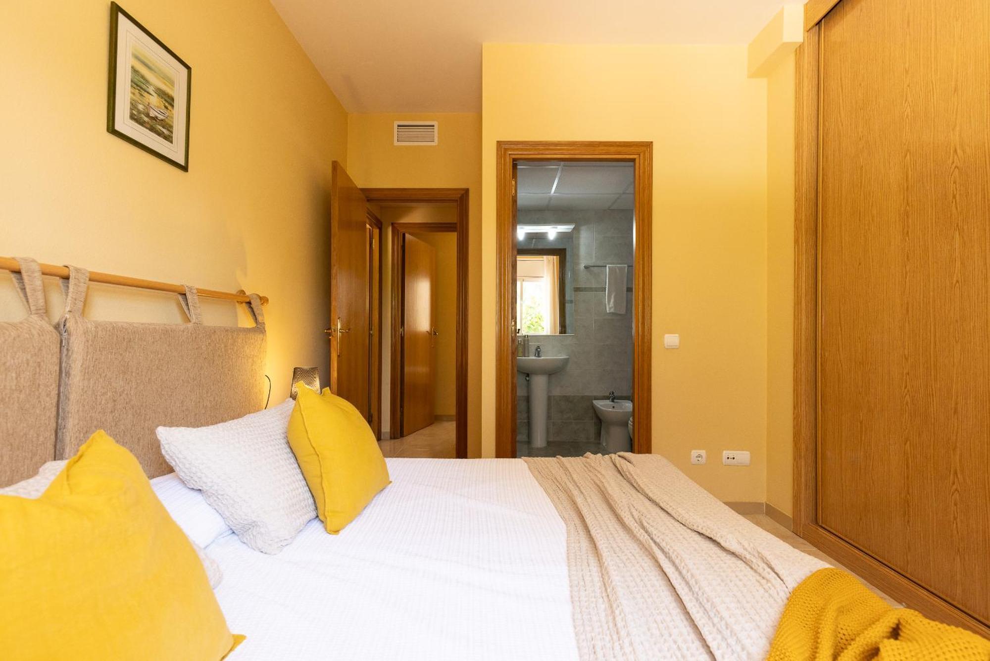 Uhc Golden Pineda Apartments La Pineda Ruang foto