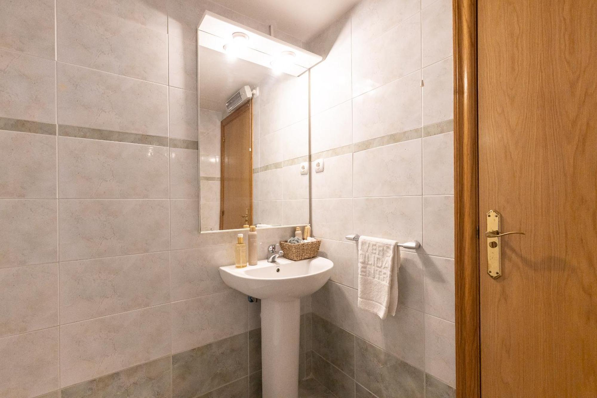 Uhc Golden Pineda Apartments La Pineda Ruang foto