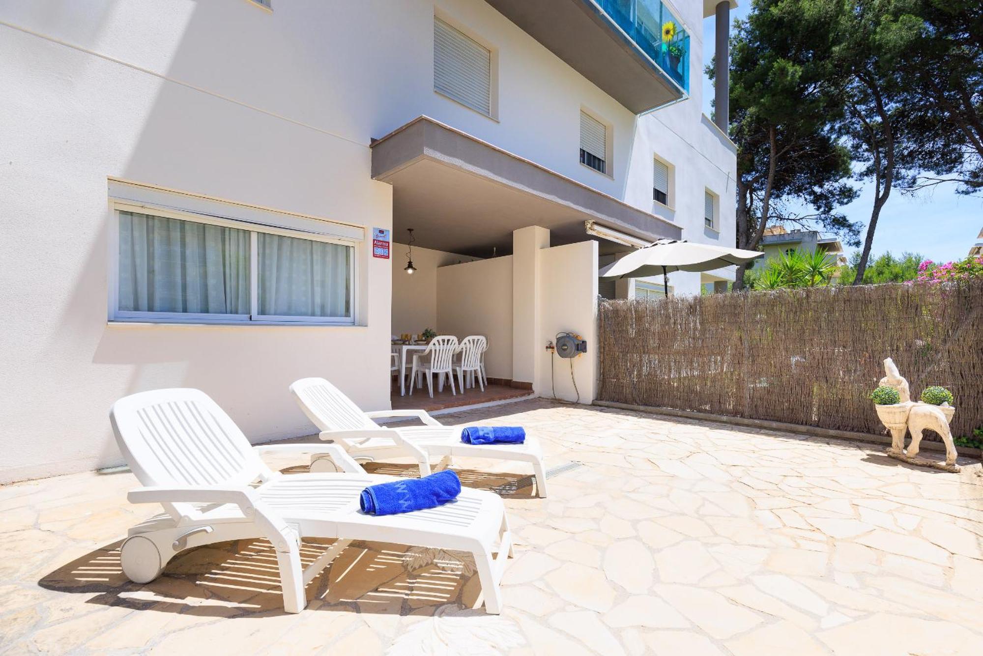Uhc Golden Pineda Apartments La Pineda Bagian luar foto